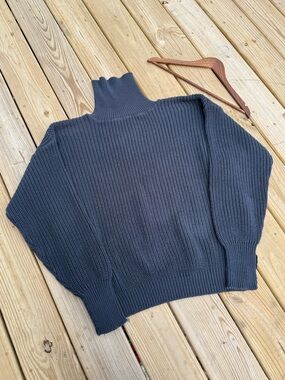 Vintage 90 Orvis Made in USA Turtleneck heavyweight Cable Knitted sweater
